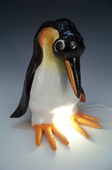 Ceramic pinguin lamp